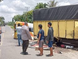 Kecelakaan Truk Ekspedisi VS Mini Bus di Desa Tanjung Putra, 1 Orang Luka parah