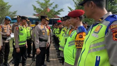 Jelang Pemungutan Suara Pilkada 2024, Kapolres Muaro Jambi Pimpin Apel Pergeseran Pasukan Pengamanan (TPS)