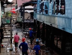 Naas! Kebakaran Melanda 2 Rumah warga Di Kecamatan Mersam