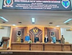 Hasrofi Pimpin Paripurna Penyampaian Nota Pengantar LKPJ Bupati Batang Hari