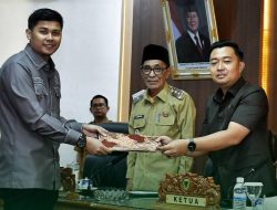 Rapat Paripurna DPRD dalam Penyampaian jawaban atas pandangan umum Pemerintah terhadap Nota Pengantar 2