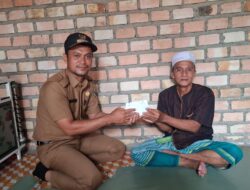 Kades Sengkati Mudo Salurkan Bantuan untuk Korban Kebakaran, Warga Harapkan Perhatian Berkelanjutan