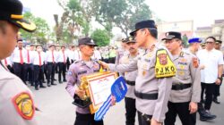 KAPOLDA JAMBI BERIKAN PENGHARGAAN KEPADA AIPDA ARJUNIF PERAIH KOMPOLNAS AWARD 2026