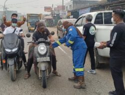 Turun ke Jalan, KKKS Jindi South Jambi  Bersama Pemuda Mudik Bersatu Bagikan Masker di Pasar Sungai Rengas